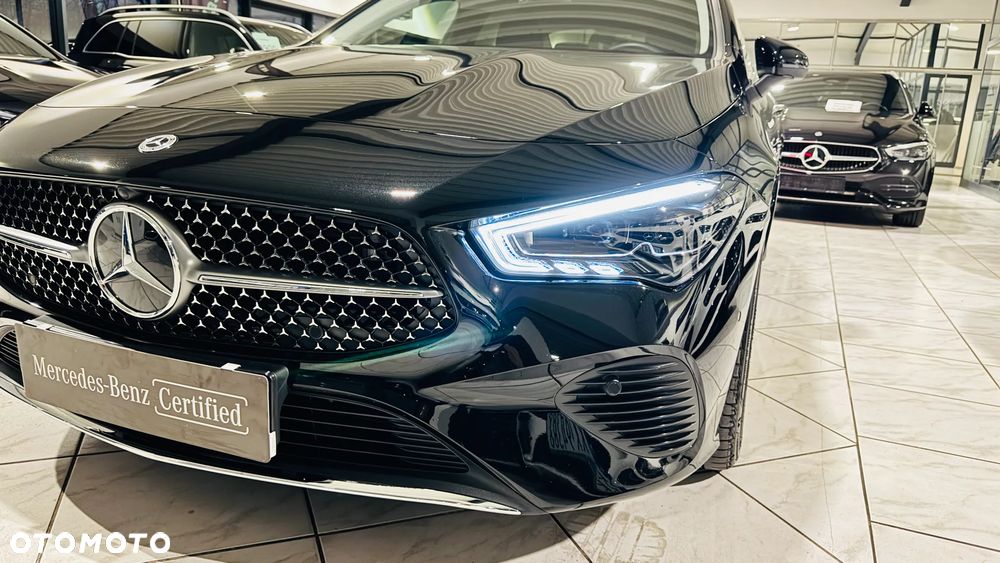 Mercedes-Benz CLA 180 Progressive 7G-DCT - 7