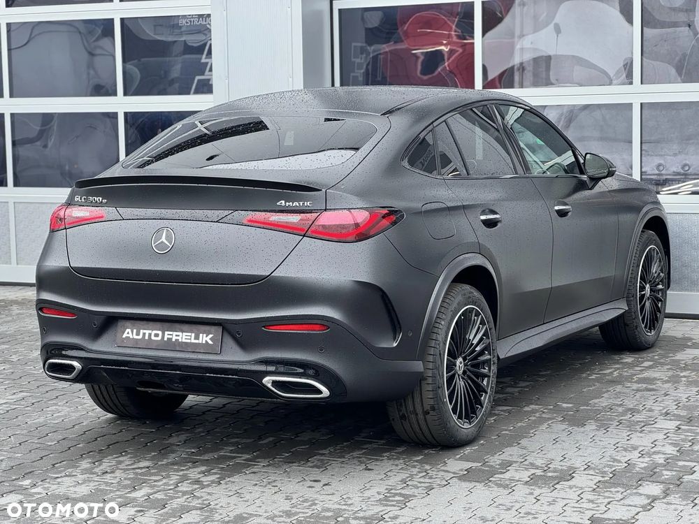 Mercedes-Benz GLC 300 e PHEV 4-Matic AMG Line - 10