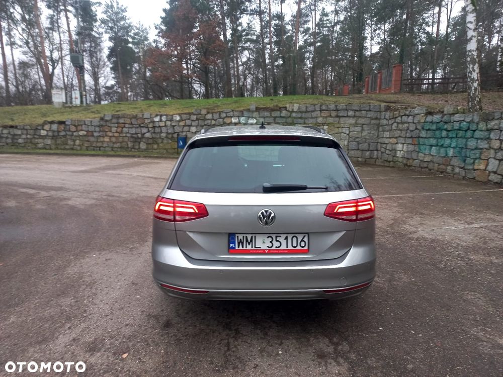 Volkswagen Passat 2.0 TDI (BlueMotion Technology) DSG Comfortline - 4