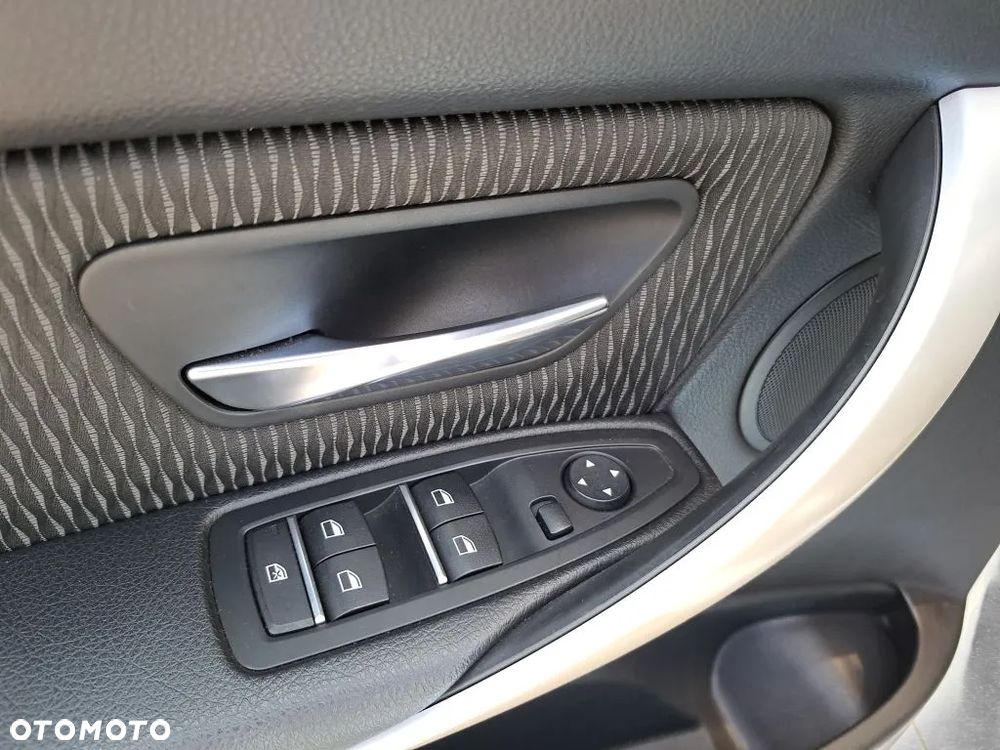 BMW Seria 3 318i GPF Advantage - 23