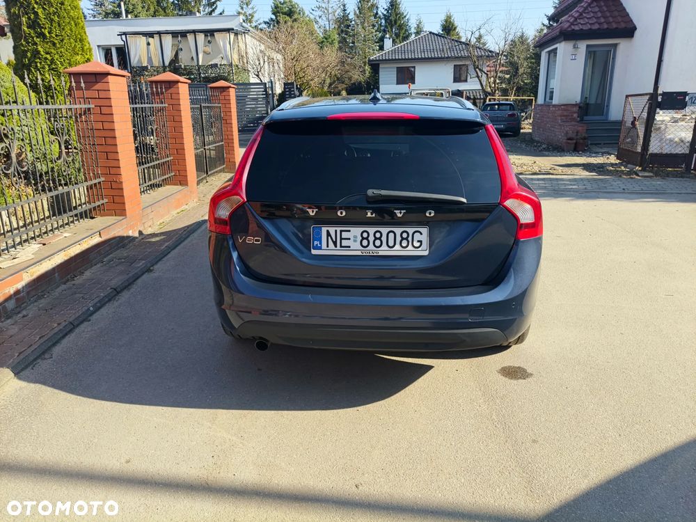 Volvo V60 D3 Momentum - 5