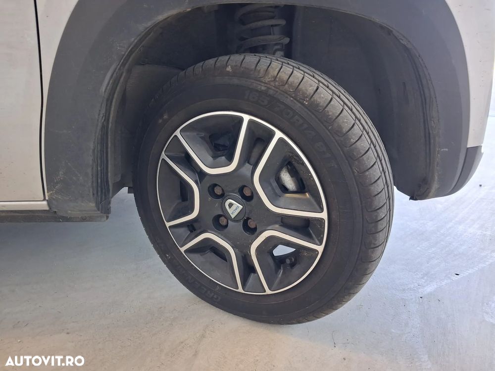 Dacia Spring Expression - 16