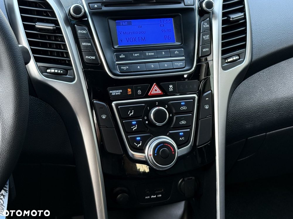 Hyundai i30 i30cw 1.6 Fifa World Cup Edition - 23