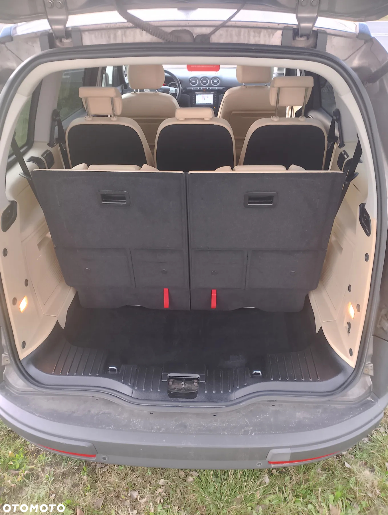 Ford Galaxy - 9