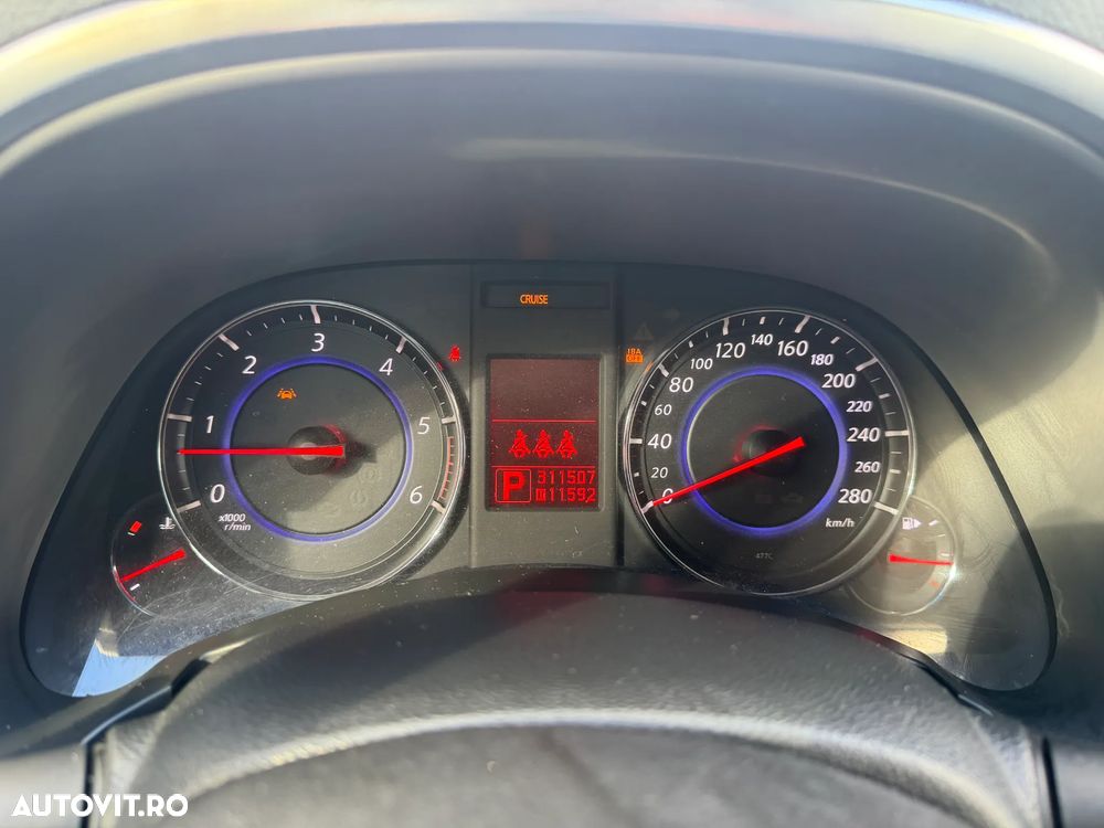 Infiniti FX 30 FX30d 3.0d V6 S AWD - 13