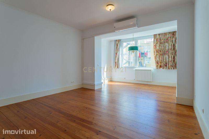 Apartamento T2 com 2 WC, Vista desafogada, Areeiro, Lisboa. Prédio com - Grande imagem: 4/49