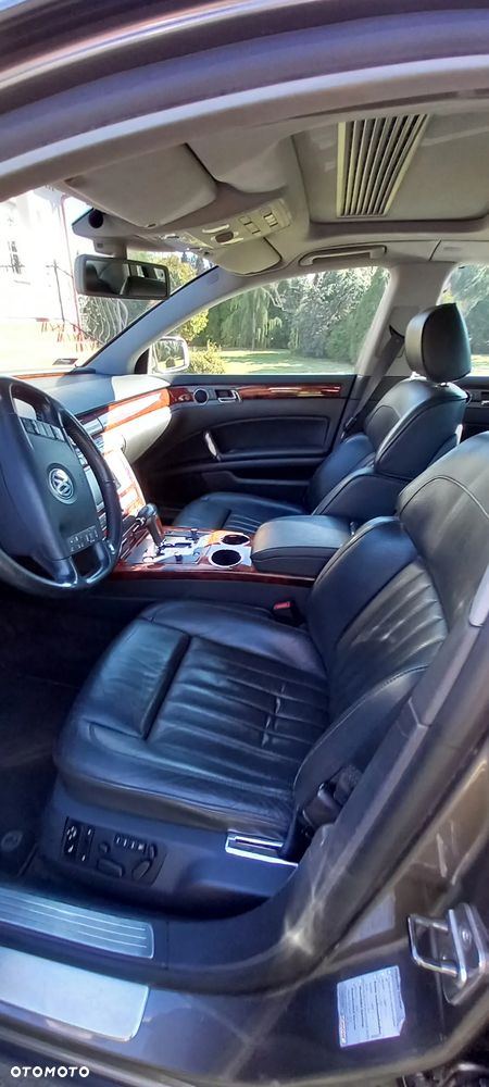 Volkswagen Phaeton - 7