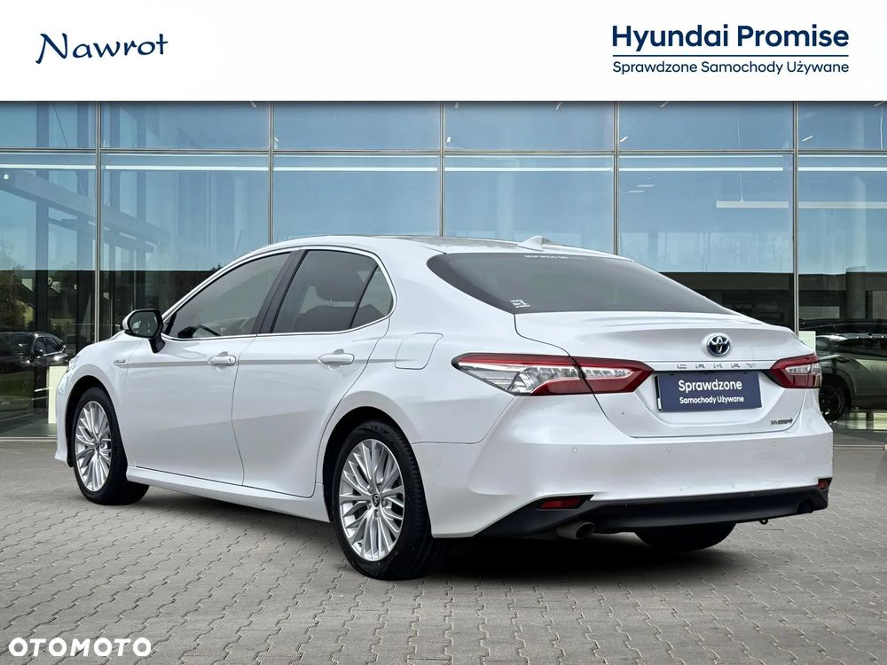Toyota Camry 2.5 Hybrid Executive CVT - 4