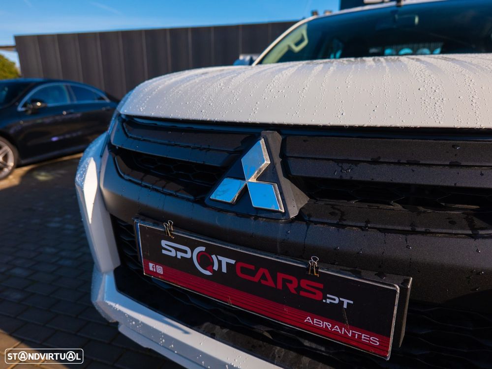 Mitsubishi L200 2.3 DI-D CD Invite 4WD - 28