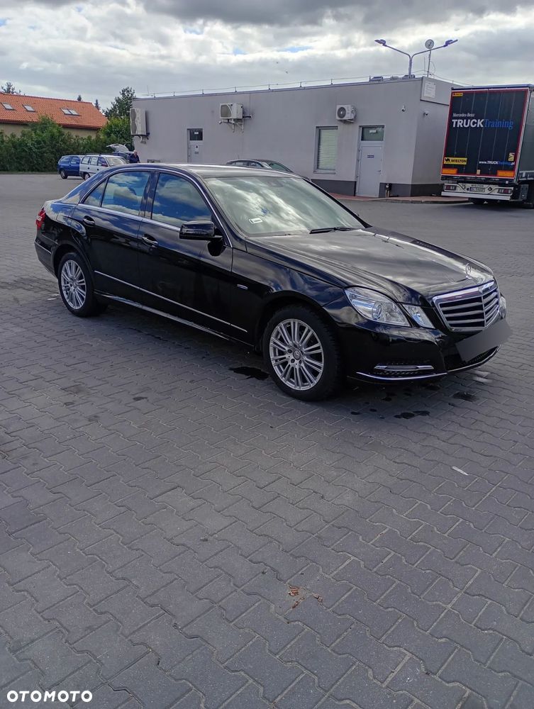 Mercedes-Benz Klasa E 200 BlueTEC 7G-TRONIC Elegance - 1