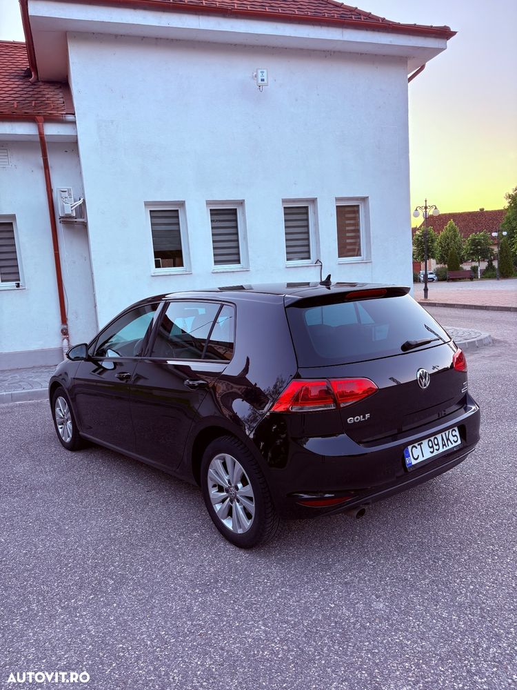 Volkswagen Golf - 2