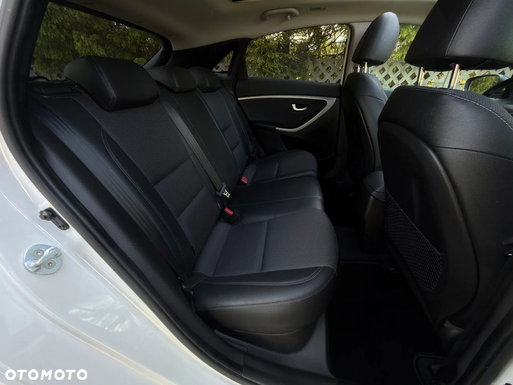 Hyundai i30 1.6 GDI Premium - 13