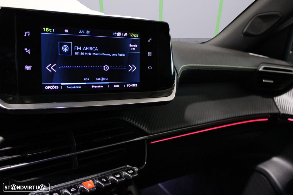 Peugeot e-2008 50 kWh GT - 10