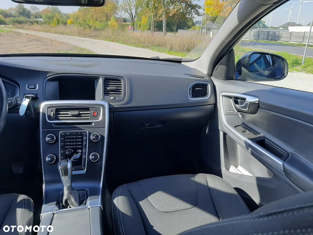 Volvo V60 D3 Momentum - 29