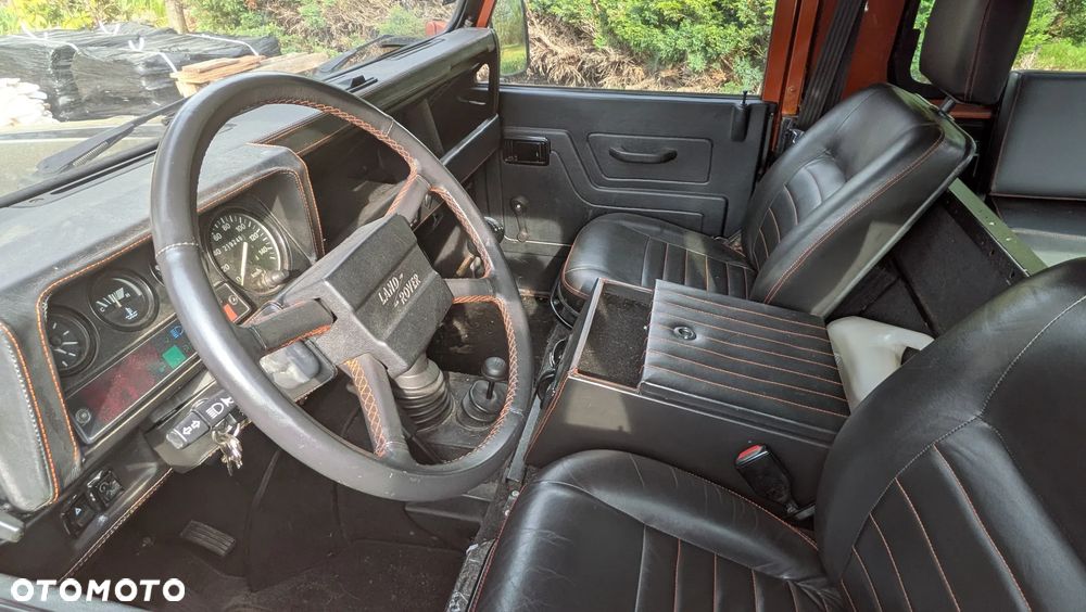 Land Rover Defender - 4