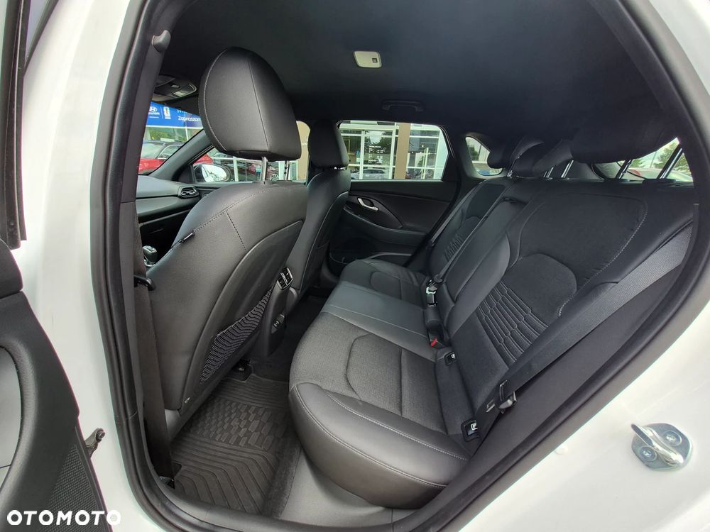 Hyundai i30 1.5 T-GDI 48V Smart - 17