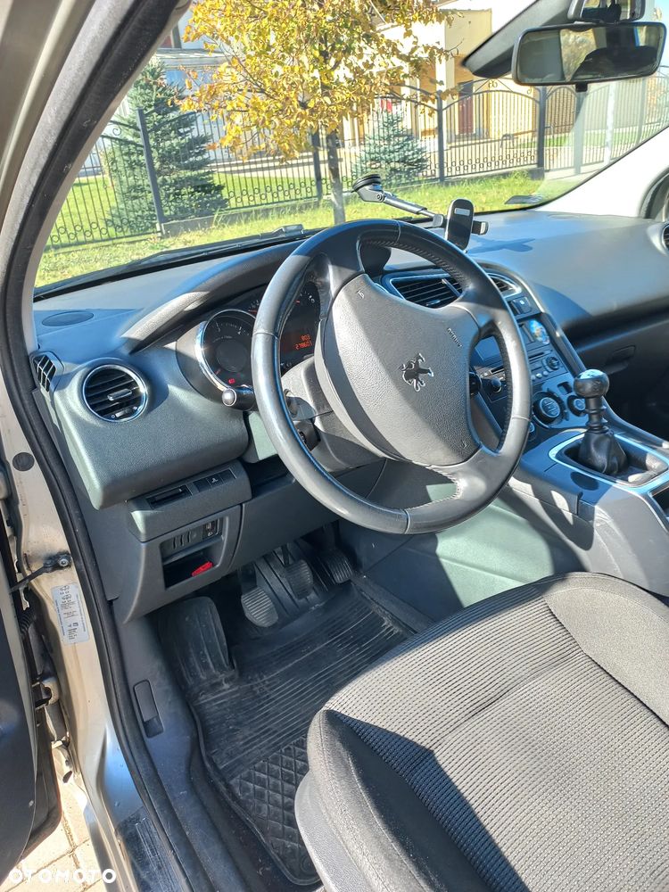 Peugeot 5008 - 15