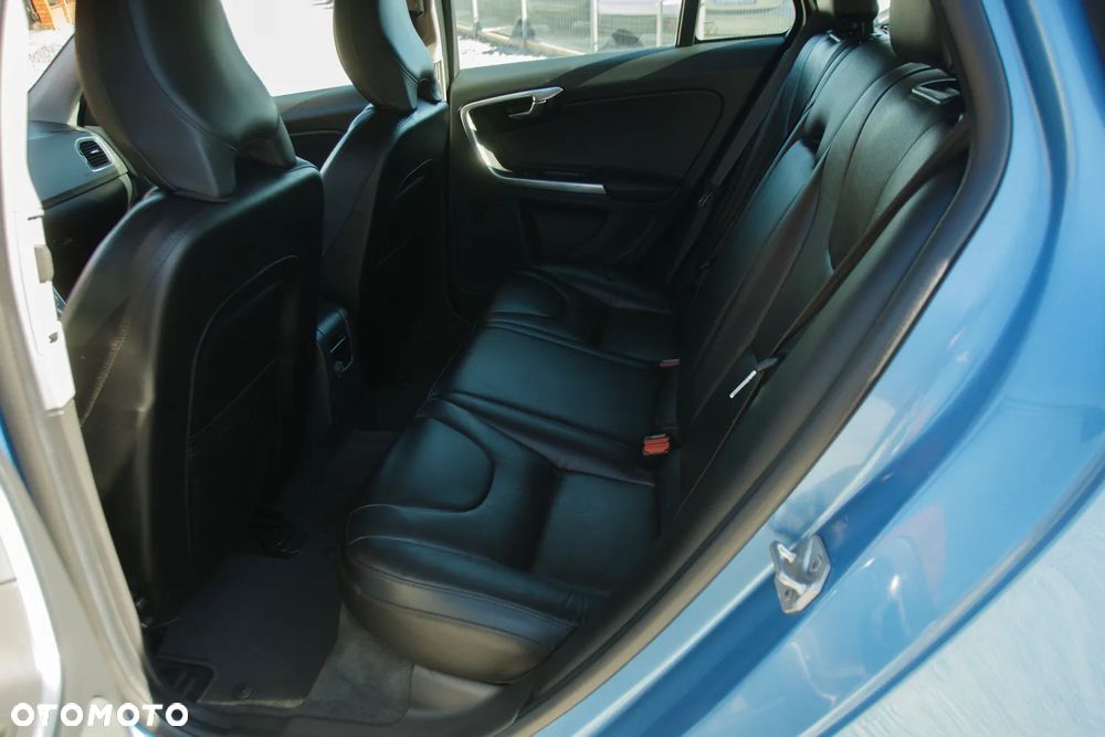 Volvo V60 D3 Geartronic Momentum - 29