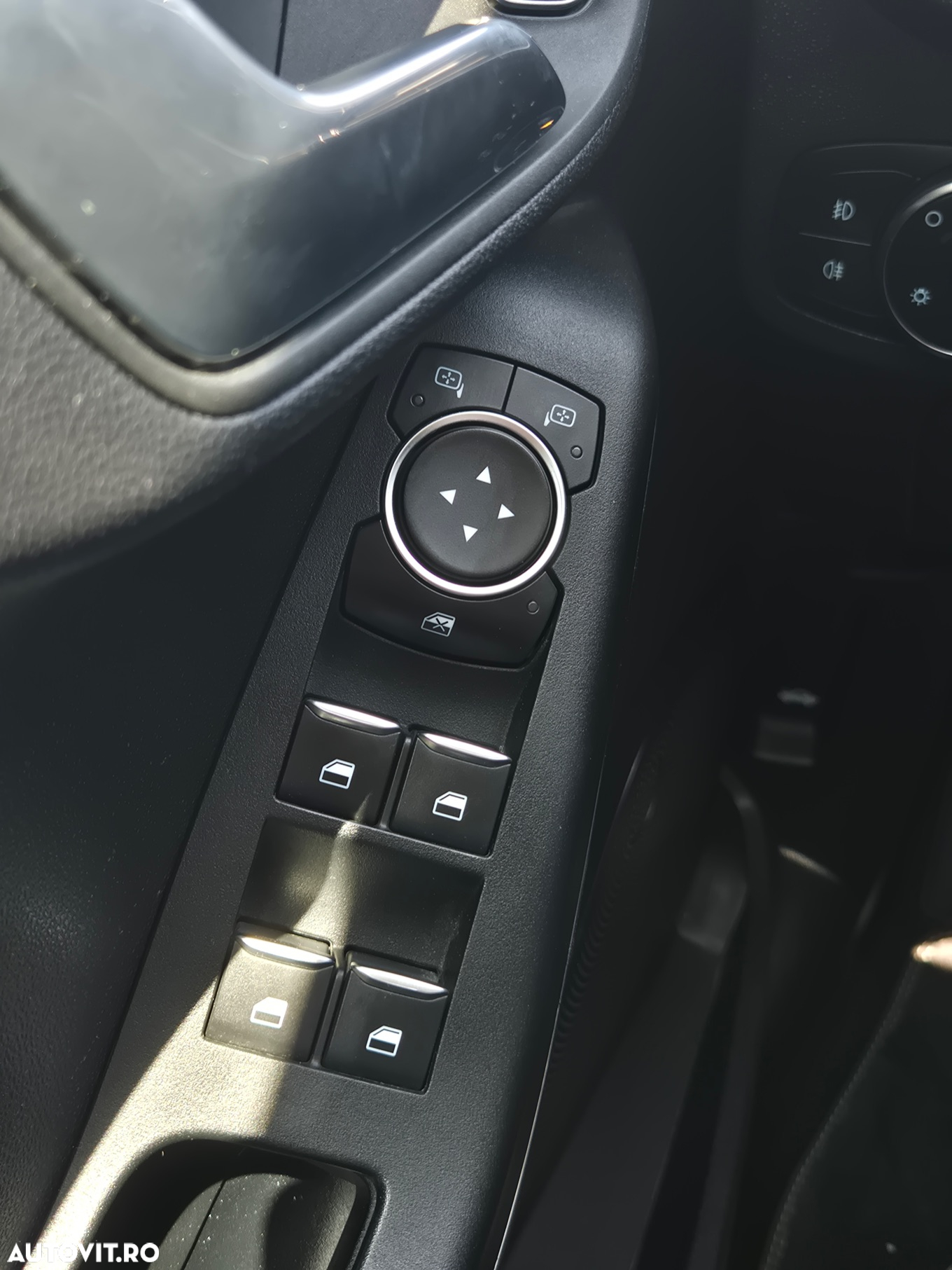 Ford Fiesta 1.0 EcoBoost Titanium - 12