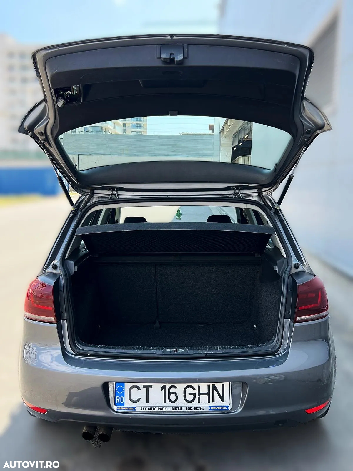 Volkswagen Golf 2.0 TDI Comfortline DSG - 8