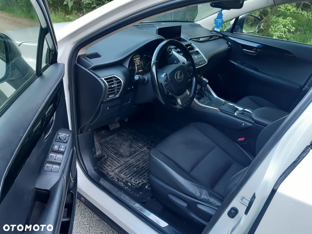 Lexus NX 300h Comfort AWD - 9