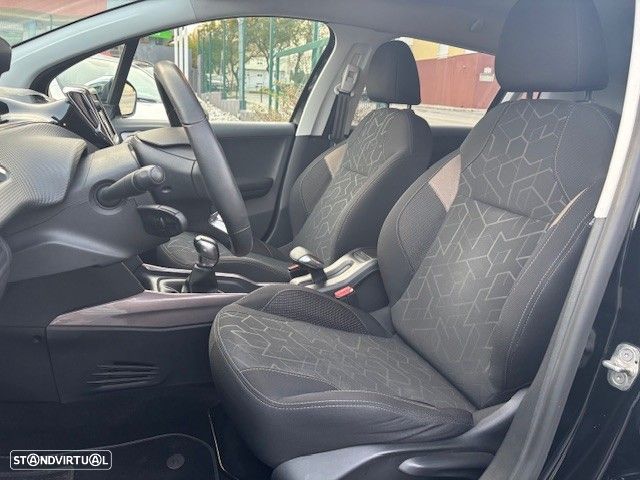 Peugeot 2008 1.6 BlueHDi Style - 13