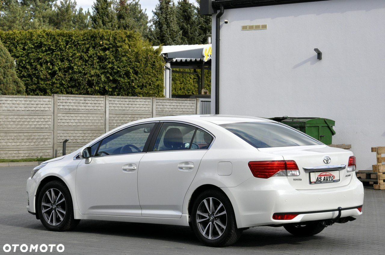 Toyota Avensis 2.0 Multidrive S Executive - 21