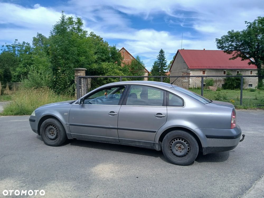 Volkswagen Passat 1.9 TDI Trendline - 5