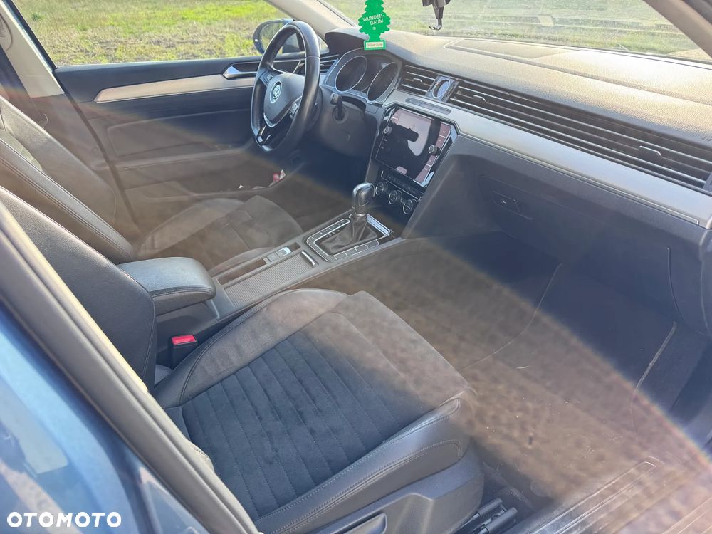Volkswagen Passat - 8