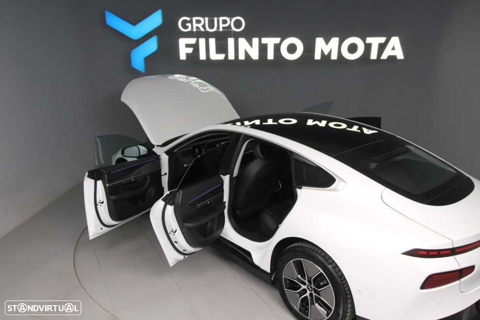 Xpeng P7i 86.2 kWh Long Range - 11