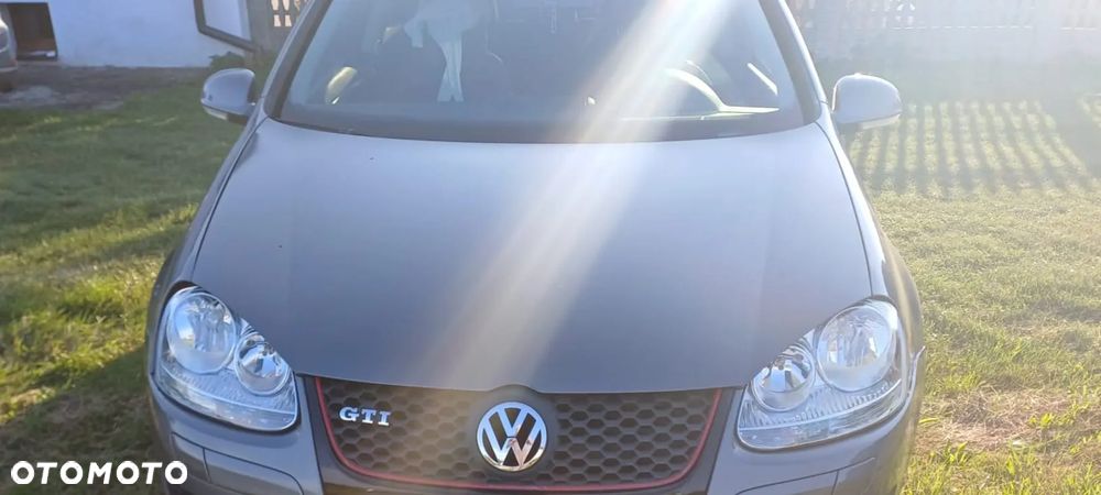 Volkswagen Golf V 2.0 TDI Comfortline DSG - 2