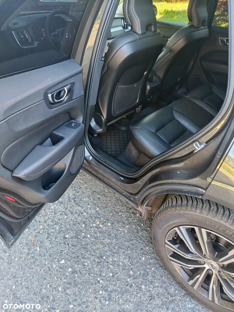Volvo XC 60 B4 D Momentum Pro - 18