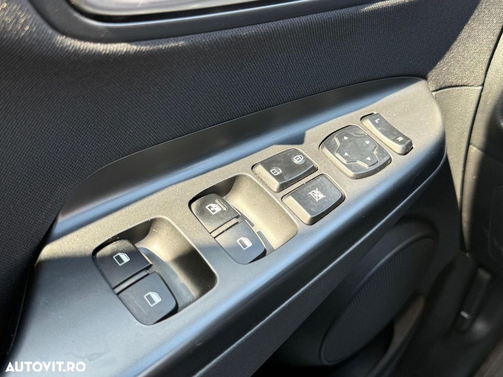 Hyundai KONA - 21