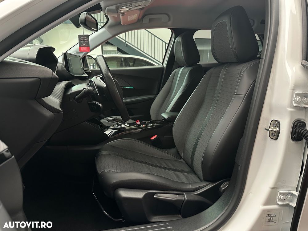 Peugeot 2008 PureTech 130 EAT8 Allure - 21