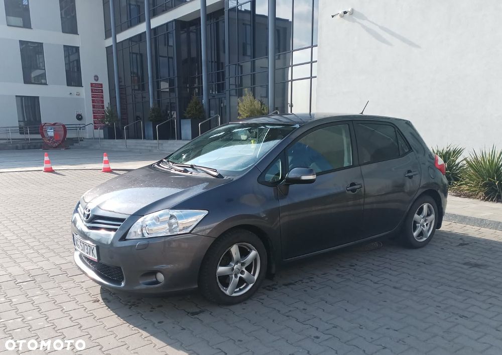 Toyota Auris 1.4 D-4D Terra - 11