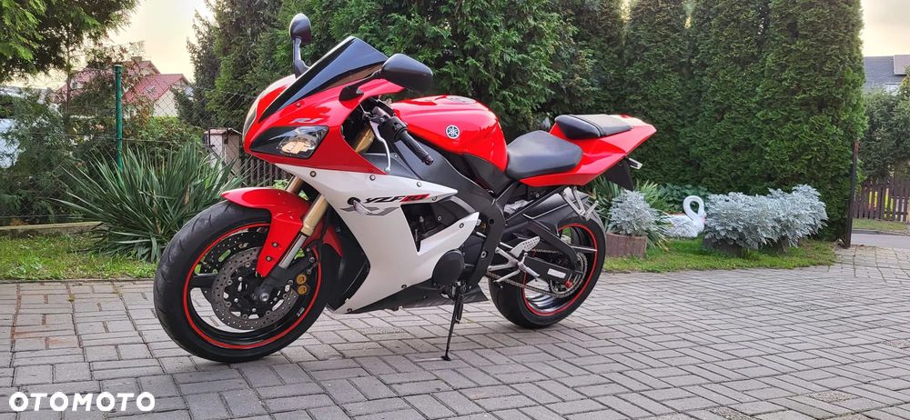 Yamaha R1 - 14