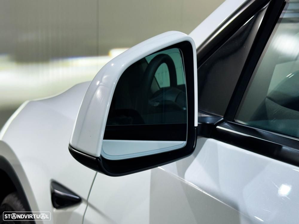 Tesla Model Y Long Range Dual Motor AWD - 17