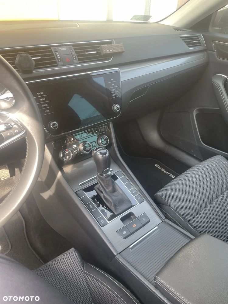 Skoda Superb 2.0 TDI SCR Style DSG - 3