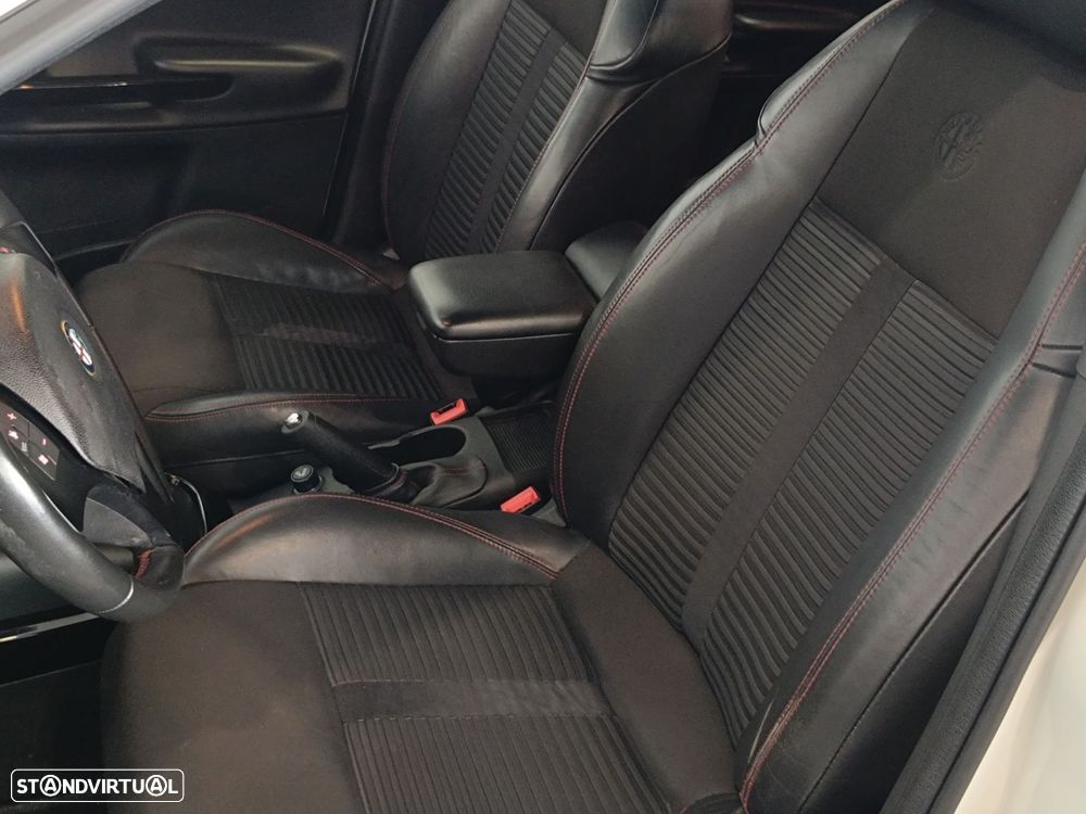 Alfa Romeo Giulietta 1.6 JTDM Distinctive - 14