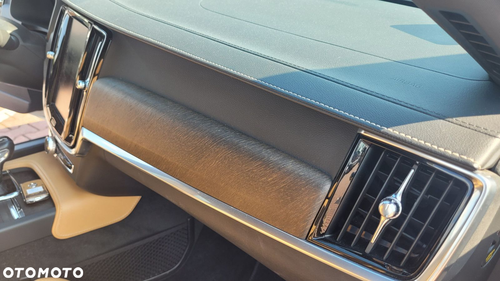 Volvo V90 Cross Country - 18