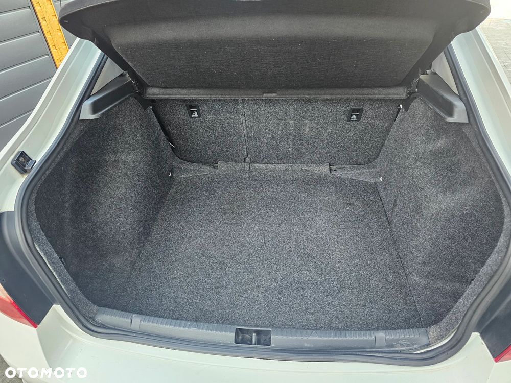 Skoda RAPID 1.6 TDI DPF Ambition - 10