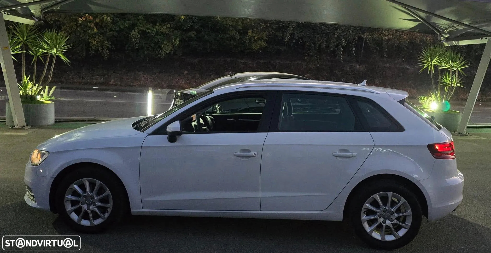 Audi A3 Sportback 1.6 TDI Advance - 4