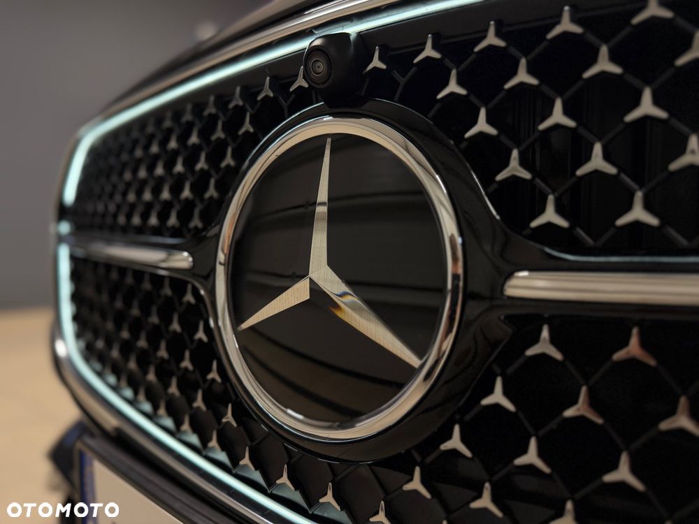 Mercedes-Benz Klasa E 220 d mHEV 4-Matic AMG 9G-Tronic - 35