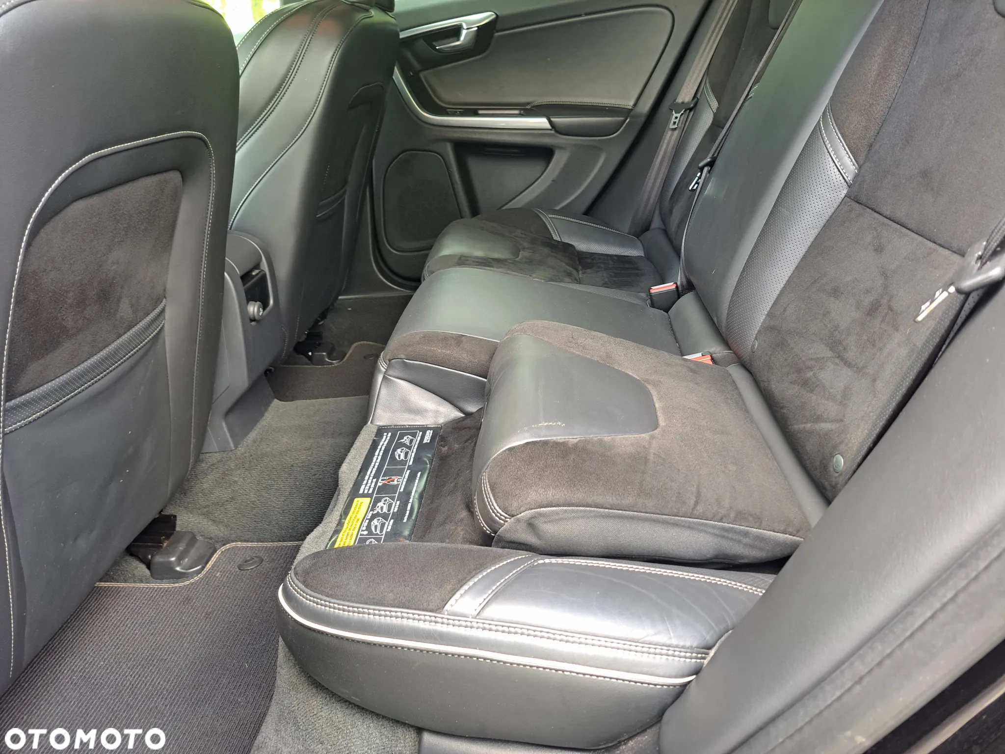 Volvo V60 D2 Drive-E R-Design Kinetic - 18