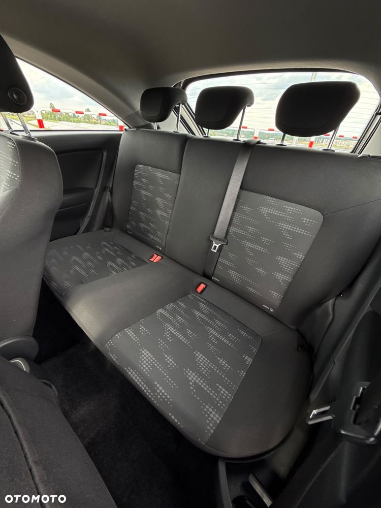 Opel Corsa 1.4 16V Enjoy - 30