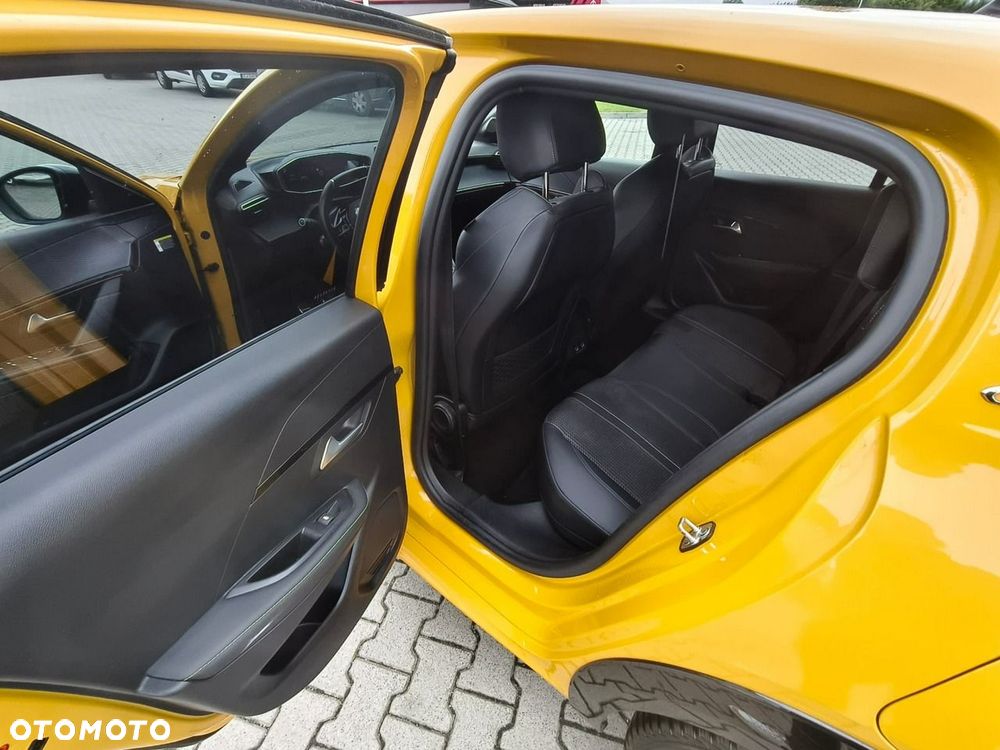 Peugeot 208 - 16