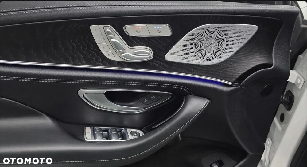 Mercedes-Benz CLS 300 d 4-Matic AMG - 8