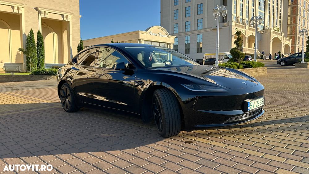 Tesla Model 3 - 3