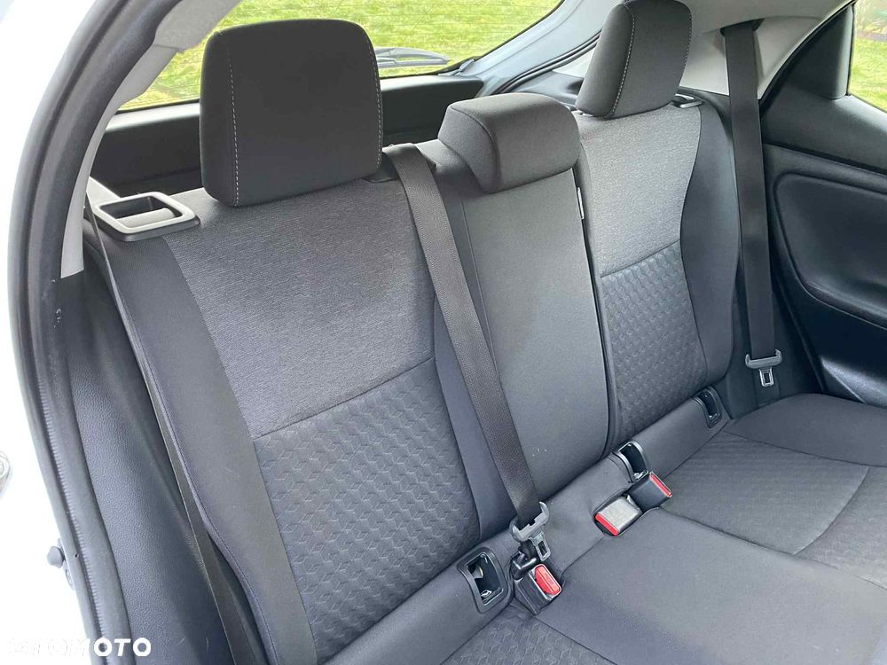 Toyota Yaris 116 1.5 VVT-i Business Edition - 11