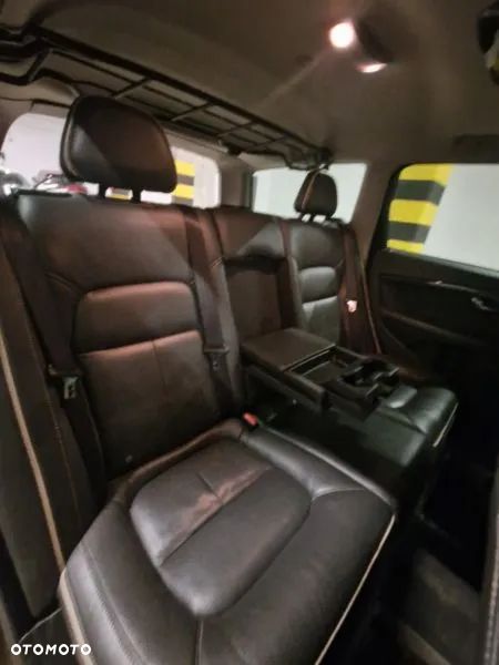 Volvo XC 70 - 12